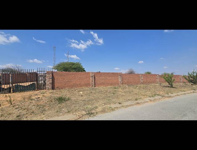 2,660M² VACANT LAND FOR SALE IN STERPARK